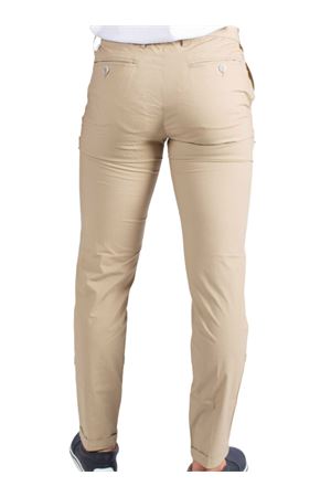 PANTALONE CHINOS MUCHA BEIGE  P2492A013LNF013 RE-HASH | Pantalone | P2492A013LNF013